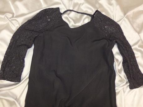 Kvalitné čierne šaty, s