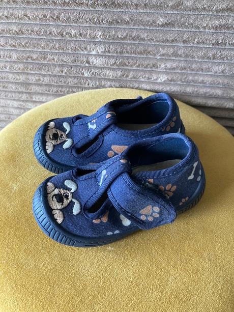 Papučky so psíkom, 21