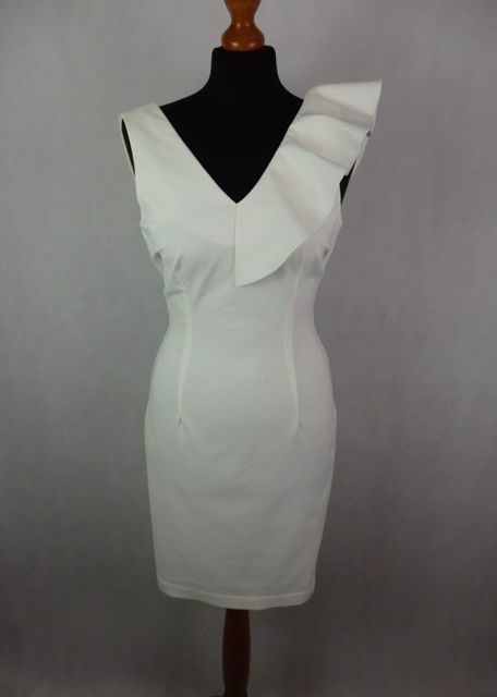 Kvalitné puzdrové šaty, s