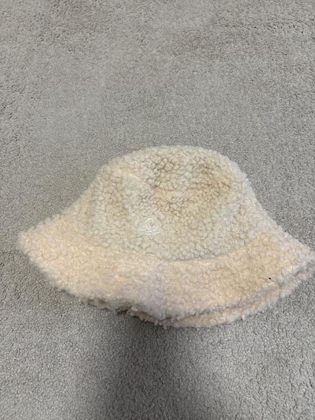 Benetton klobuk, benetton,122