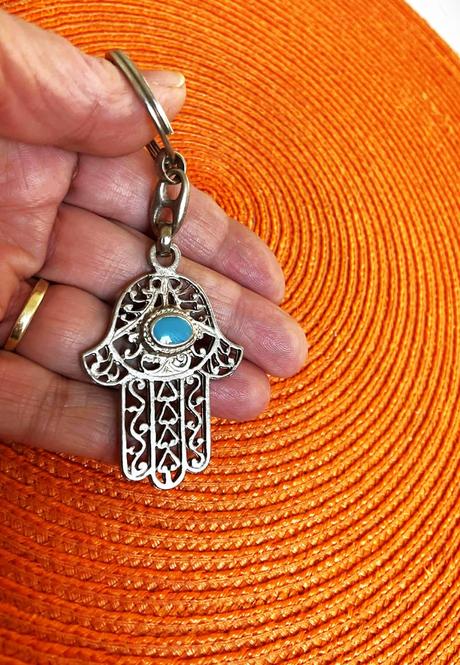 Kovový etno prívesok, 