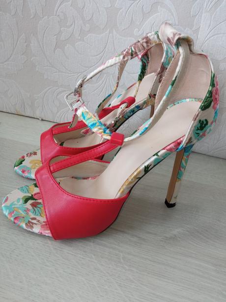 Dámske sandále, 38