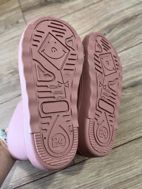 En fant gumaky nove nenosene 24, en fant,24