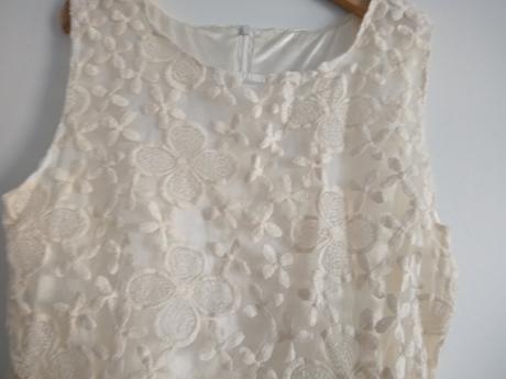 Sviatočné šaty, 134