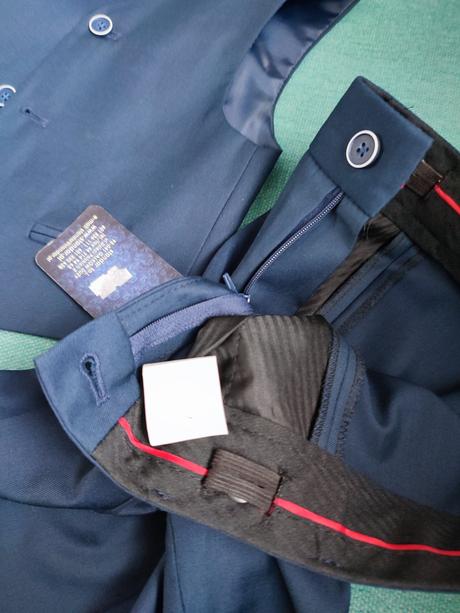 Oblekové nohavice a vesta, 98