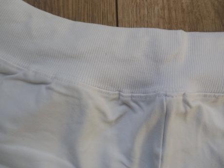 Biele teplakové kraťasy, l