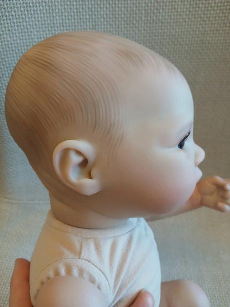 Realistická bábika - dievčatko, 