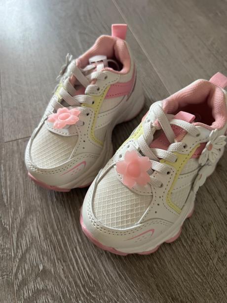 Tenisky s kvetmi, reserved,20