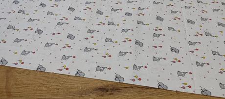 Bavlnená látka - sloníci s balónmi - cena za 10 ce,