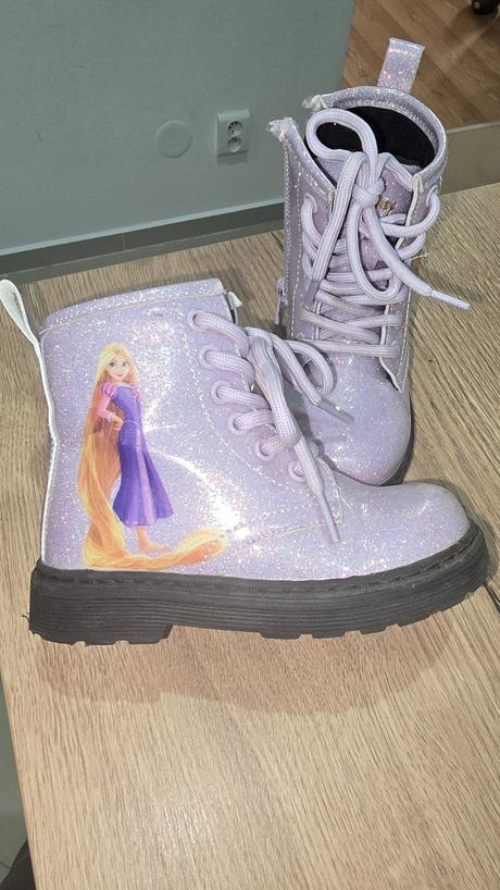 Nízke čižmy disney na vlásku, 25