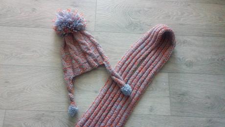 Čiapka a šál, 104