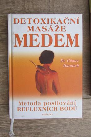 Detoxikacni masaze medem,