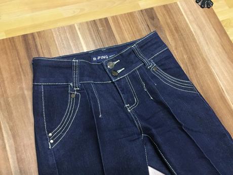 Nohavice s pukmi, 26