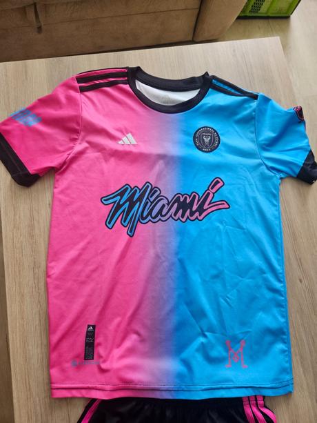 Dres messi, 158