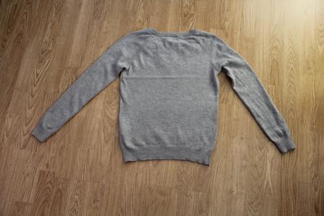 Ozdobný svetrik motivi, s