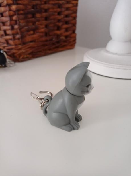 Originálne svietiaci prívesok na kľúče so zvukom,