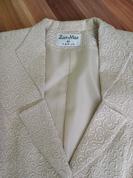 Slávnostné sako, 40