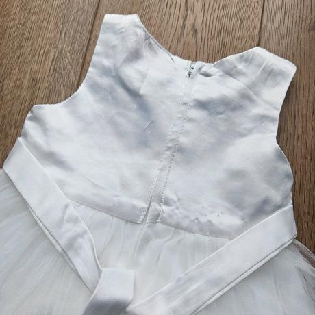 Biele nadýchané šaty, 116