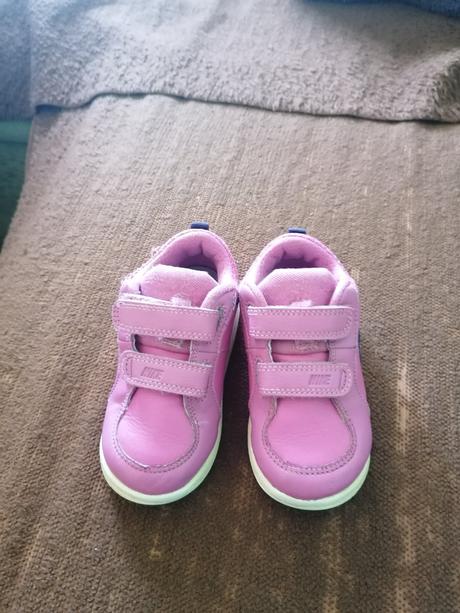 Tenisky už aj s poštou, nike,23