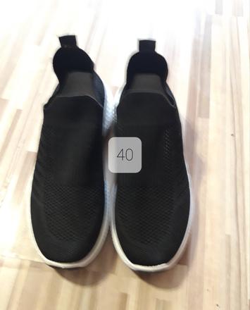 Odlahcene tenisky 40, 40