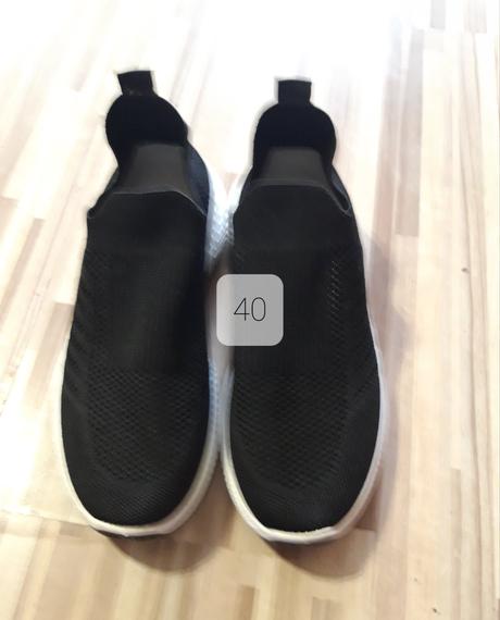 Odlahcene tenisky 40, 40
