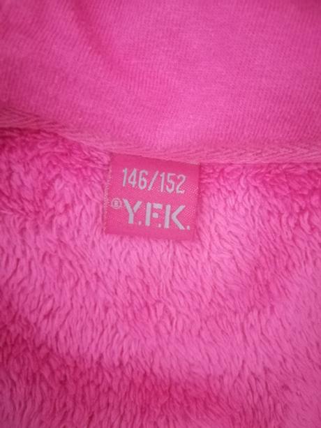 Ušatá mikinka, 152