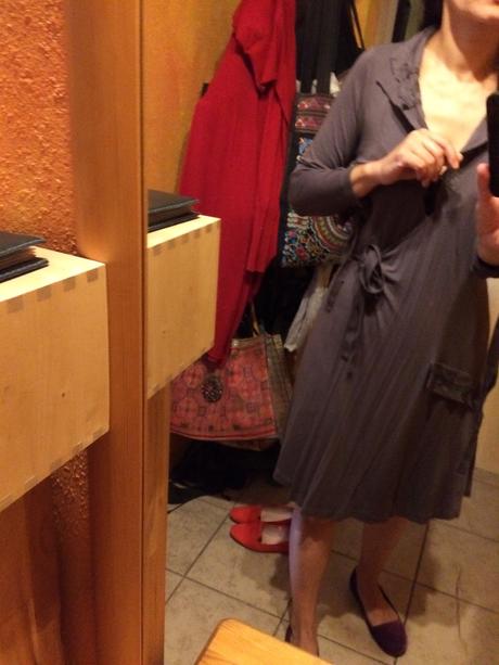 Zaujímavé zavinovacie šaty, m