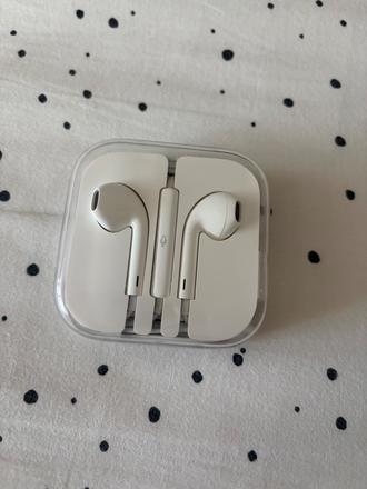 Slúchadla apple s lightning konektorom, apple