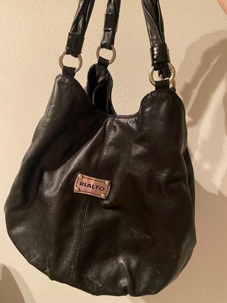 Kozena kabelka cierna rialto,