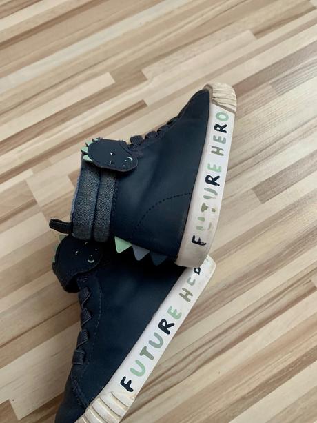 Vyteplene dino topanocky zn. h&m - vel. 23, h&m,23