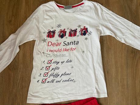 Vianočné pyžamo, 146