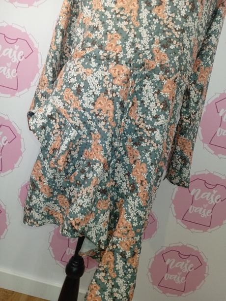 Nové asymetrické šaty, l