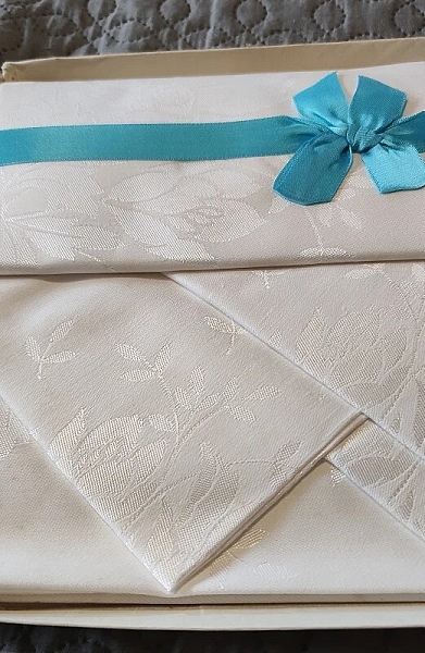 Obrus+4 prestierania, 