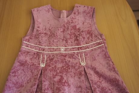 Dievčenské šaty bez rukávov, 122