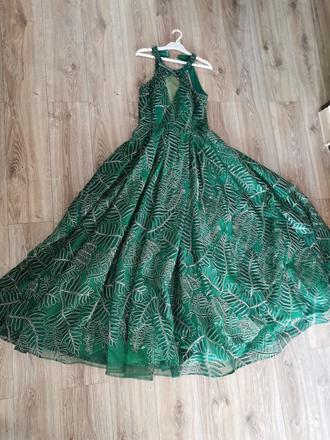 Krásne šaty m/l, m