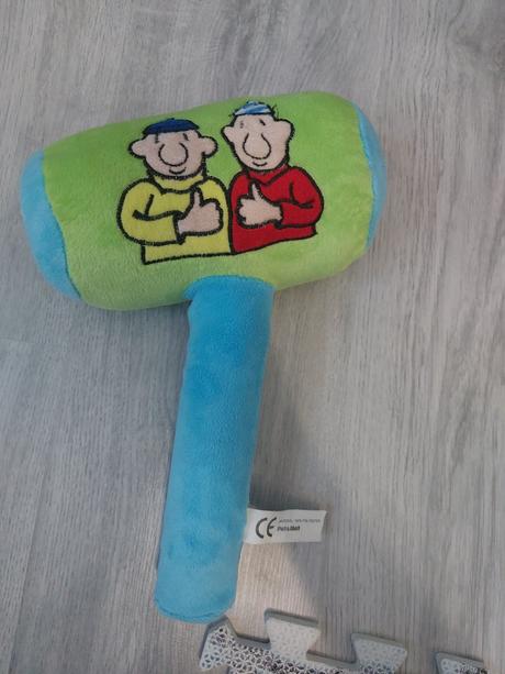 Kladivo so zvukom pat a mat,