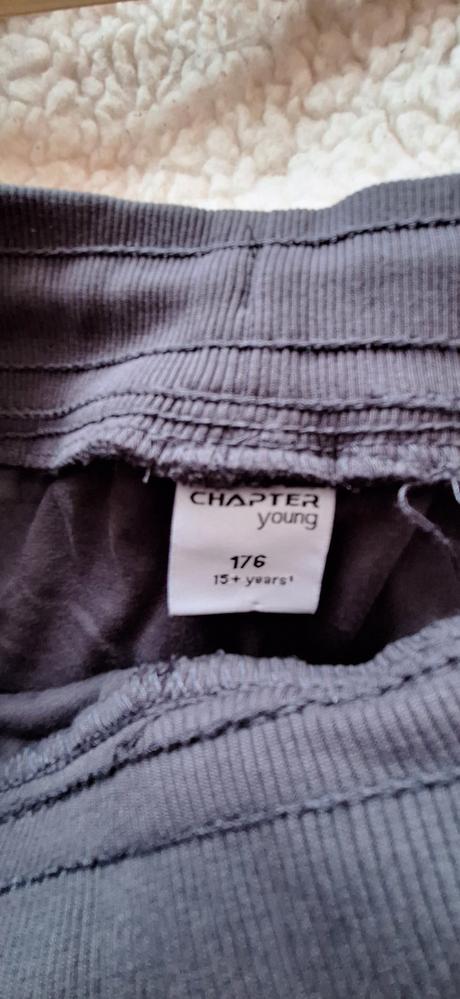 Chlapčenské nohavice, chapter young,176