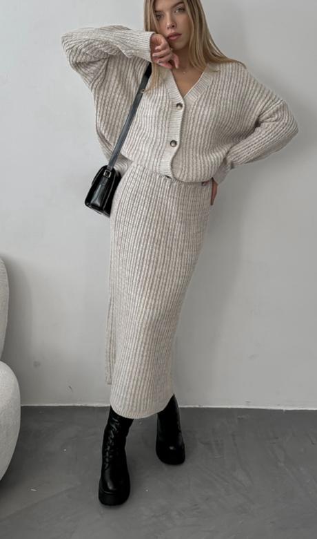 Nový štrikovany komplet uni veľkosť, 