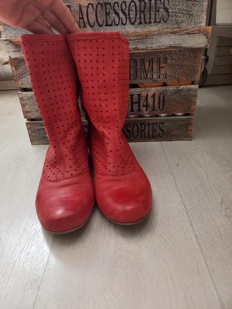 Pravá koža čižmy, 40