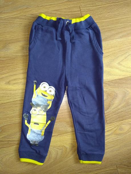 Teplaky  hrubšie 3-4 roky, rebel,98