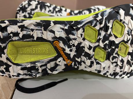 Tenisky s podrážkou continental, adidas,43