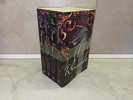 Laura thalassa - bargainer series, 