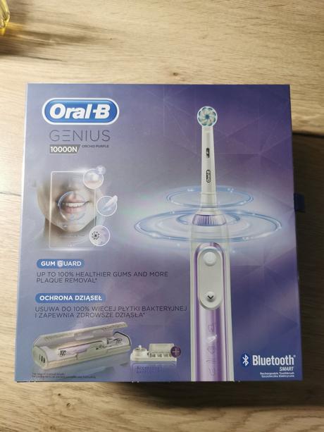 Elektricka zubná kefka oral b genius,