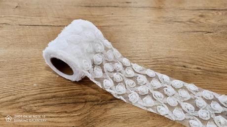 Tyl 80 mm - 3d kvety - biele,