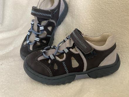 Kožené sandálky, 26