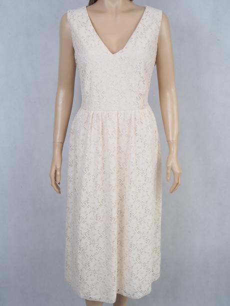 Kvalitné čipkované šaty asos, 50