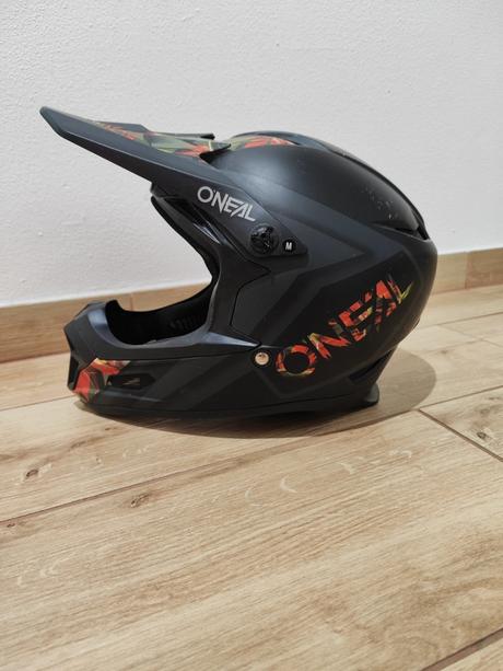 Full face downhill prilba, m