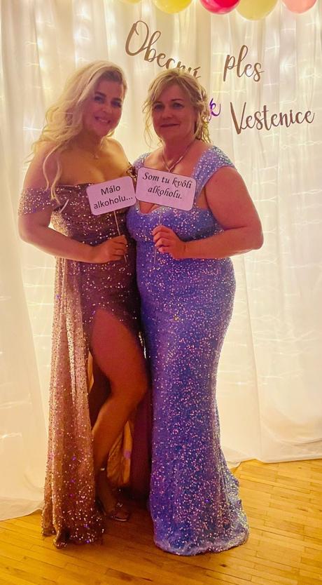 Spoločenské šaty, 46