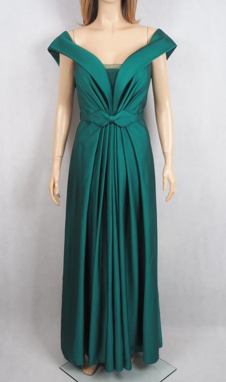 Kvalitné spoločenské šaty, 40