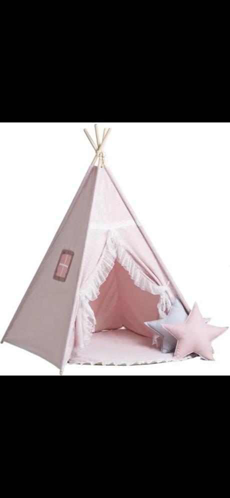 Cozydots teepee stan s krajkou, čipkou a volánmi,